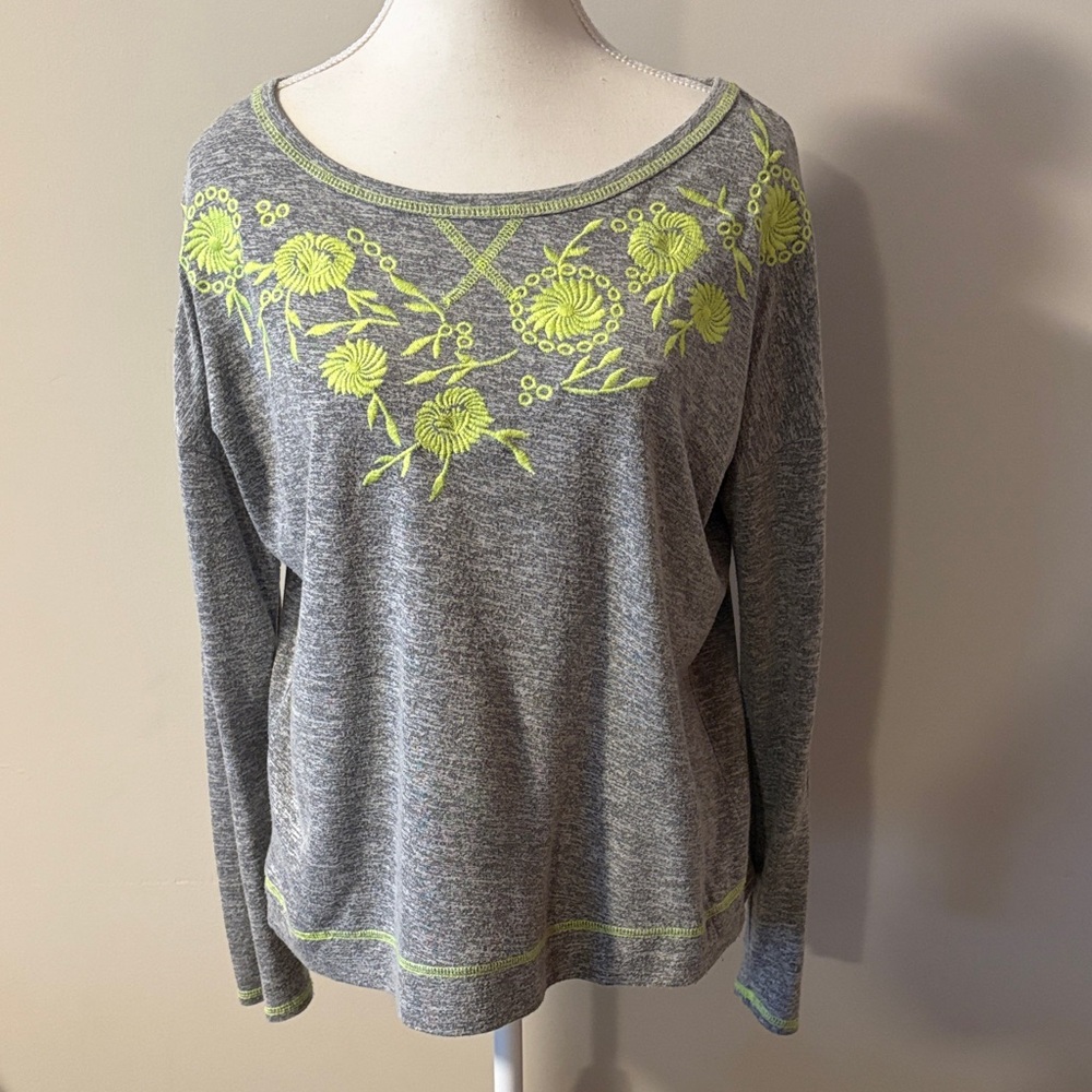 YA Los Angeles Gray Knit Top with Neon Yellow Floral Embroidery. Size Medium